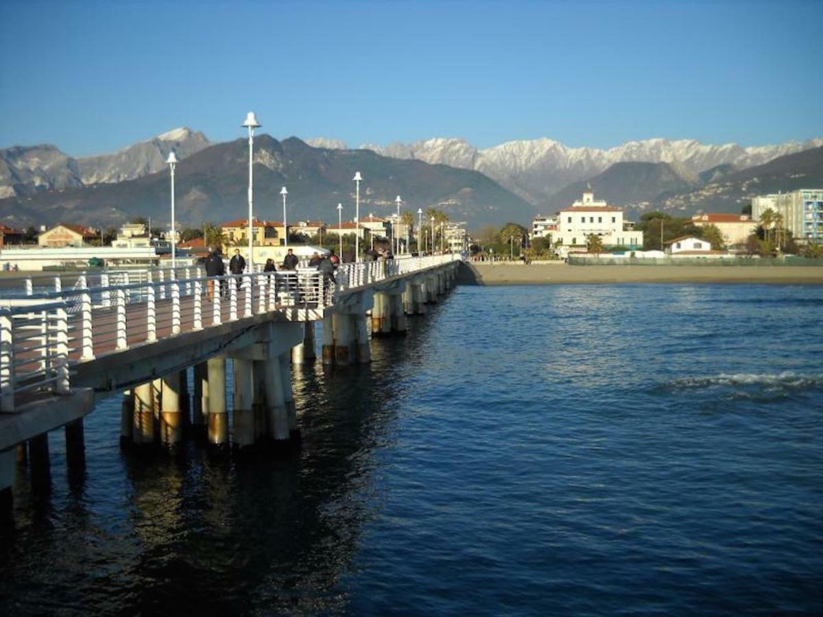 B&B Villa C'Era Una Volta Marina di Massa Exterior photo